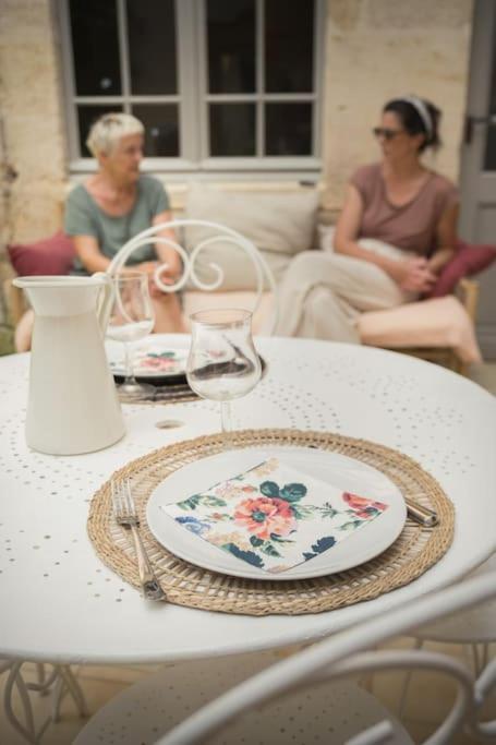 Appartement Avec Son Patio Dans Centre Historique De Bourg Luaran gambar