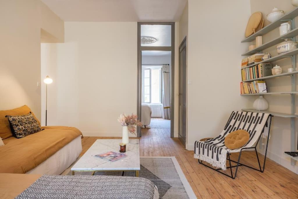 Appartement Avec Son Patio Dans Centre Historique De Bourg Luaran gambar