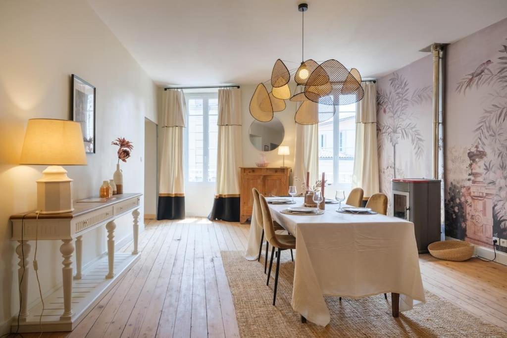Appartement Avec Son Patio Dans Centre Historique De Bourg Luaran gambar